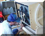 Kurt installing fan2.jpg (1803004 bytes)